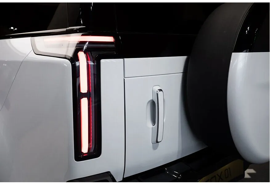 LIVE. Слайд №3