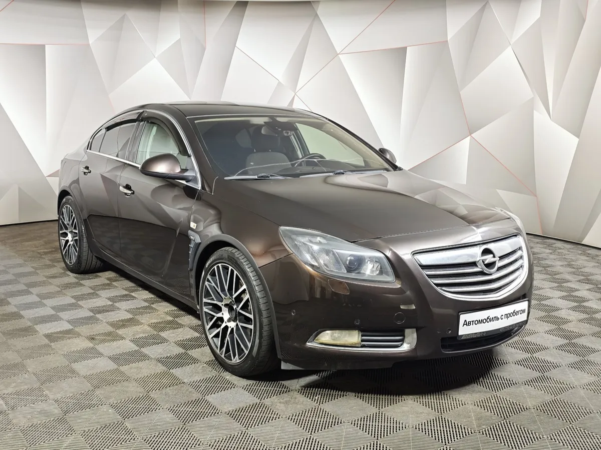 Opel Insignia 2.0 Turbo AT (220 л.с.) Коричневый в АВИЛОН. Слайд №3
