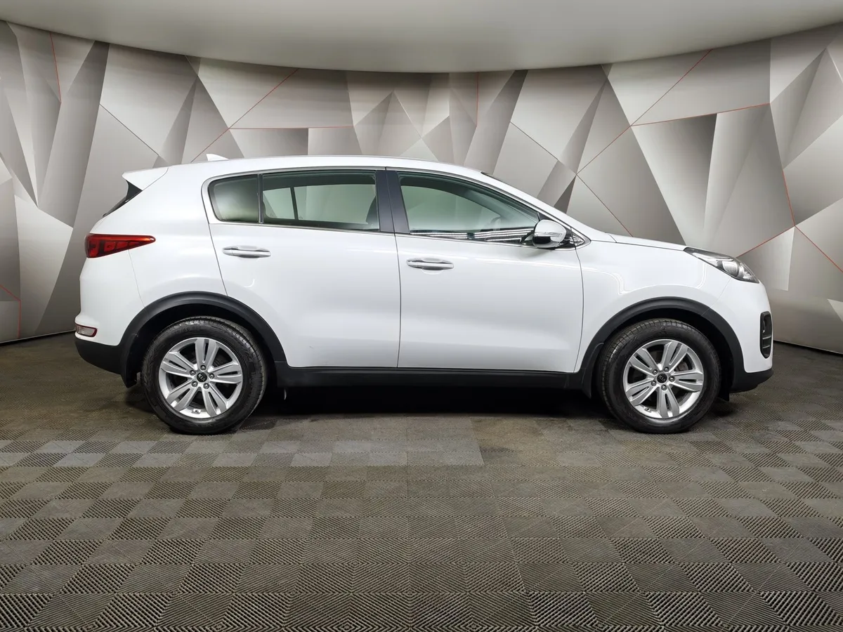 Kia Sportage 2.0 AT (150 л.с.) Comfort Белый в АВИЛОН. Слайд №6