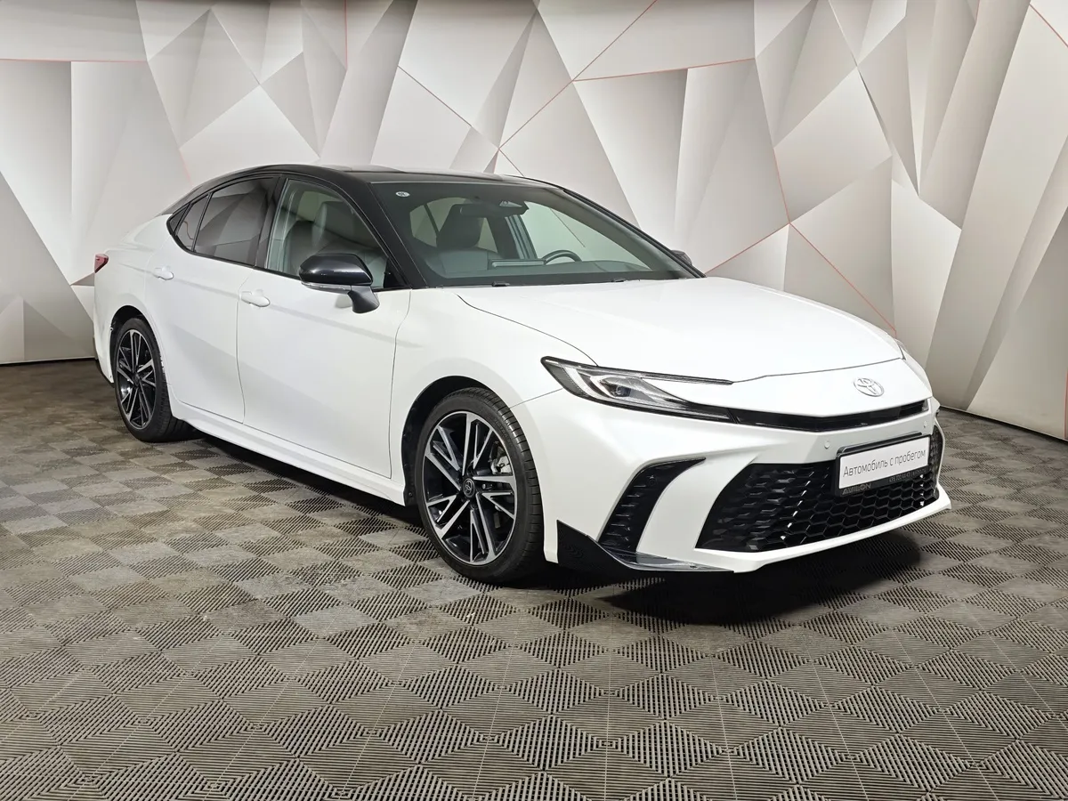 Toyota Camry 2.0 AT (173 л.с.) Sport Белый в АВИЛОН. Слайд №3