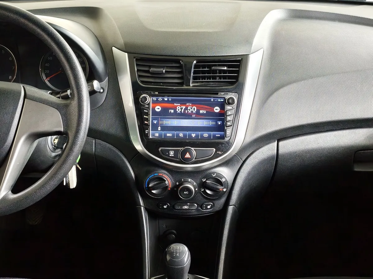 Hyundai Solaris 1.4 MT (107 л.с.) Comfort Черный в АВИЛОН. Слайд №15