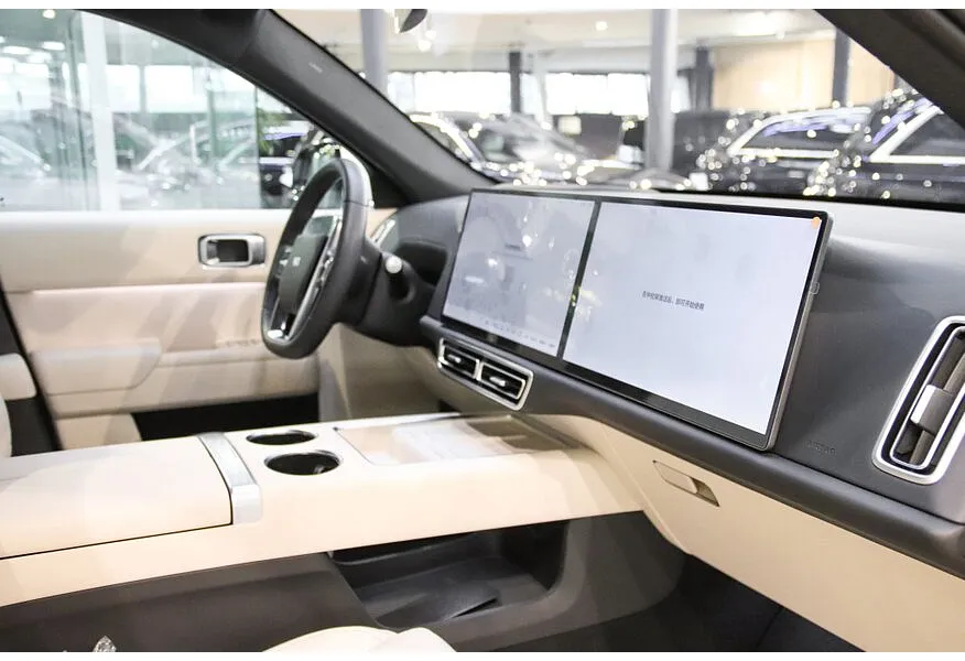 Li Auto L7 1.5 AT 4WD (449 л.с.) Ultra Белый в АВИЛОН. Слайд №8