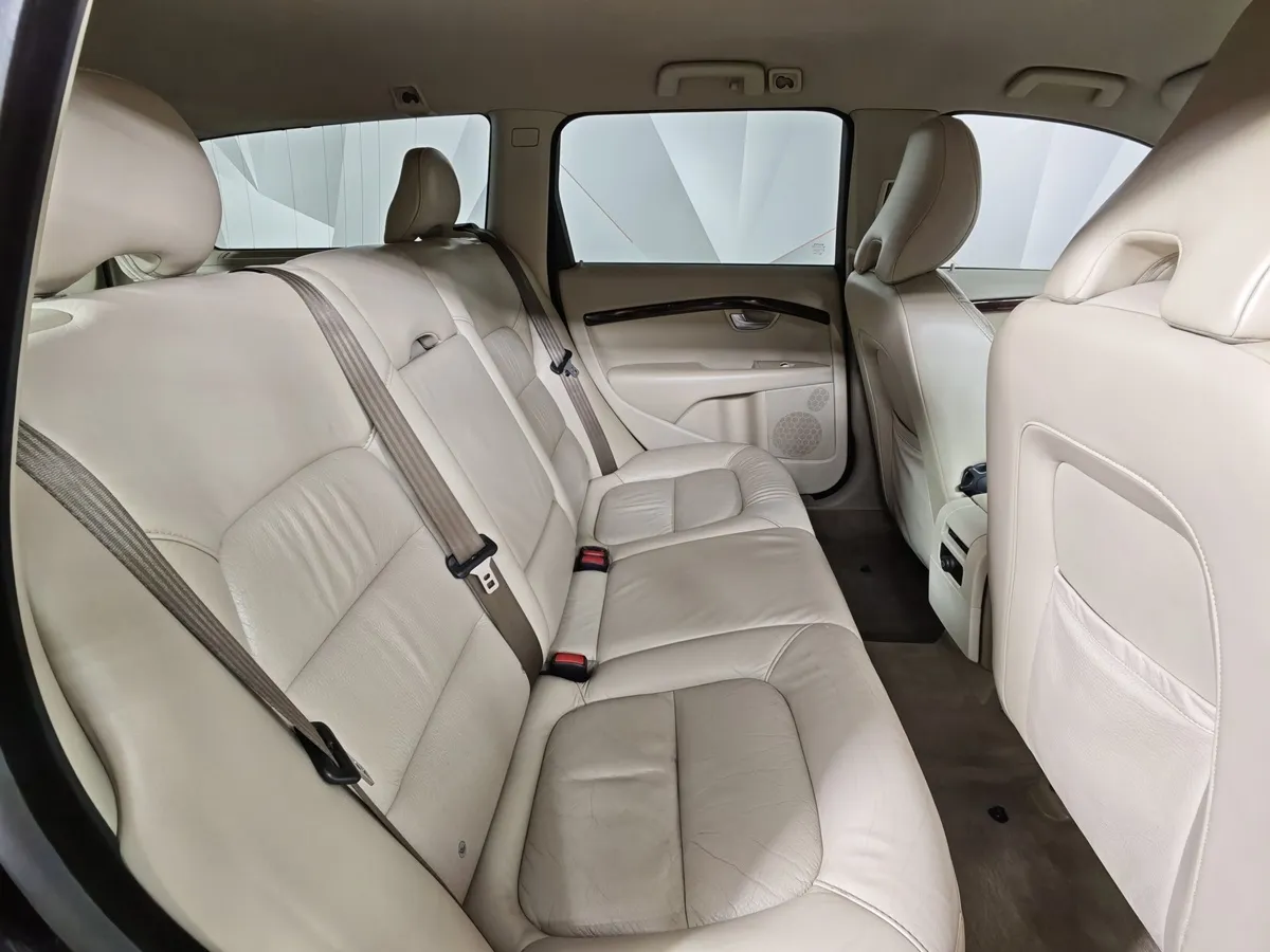 Volvo V70 2.5 T Geartronic (200 л.с.) Черный в АВИЛОН. Слайд №16