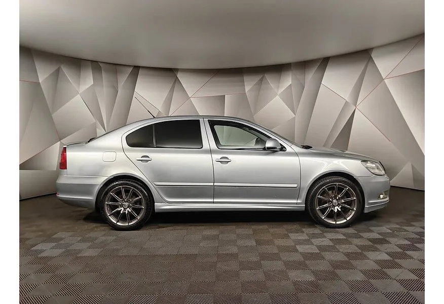 АВИЛОН - Skoda Octavia 1.8 TSI AT (152 л.с.) Серый - slide 3