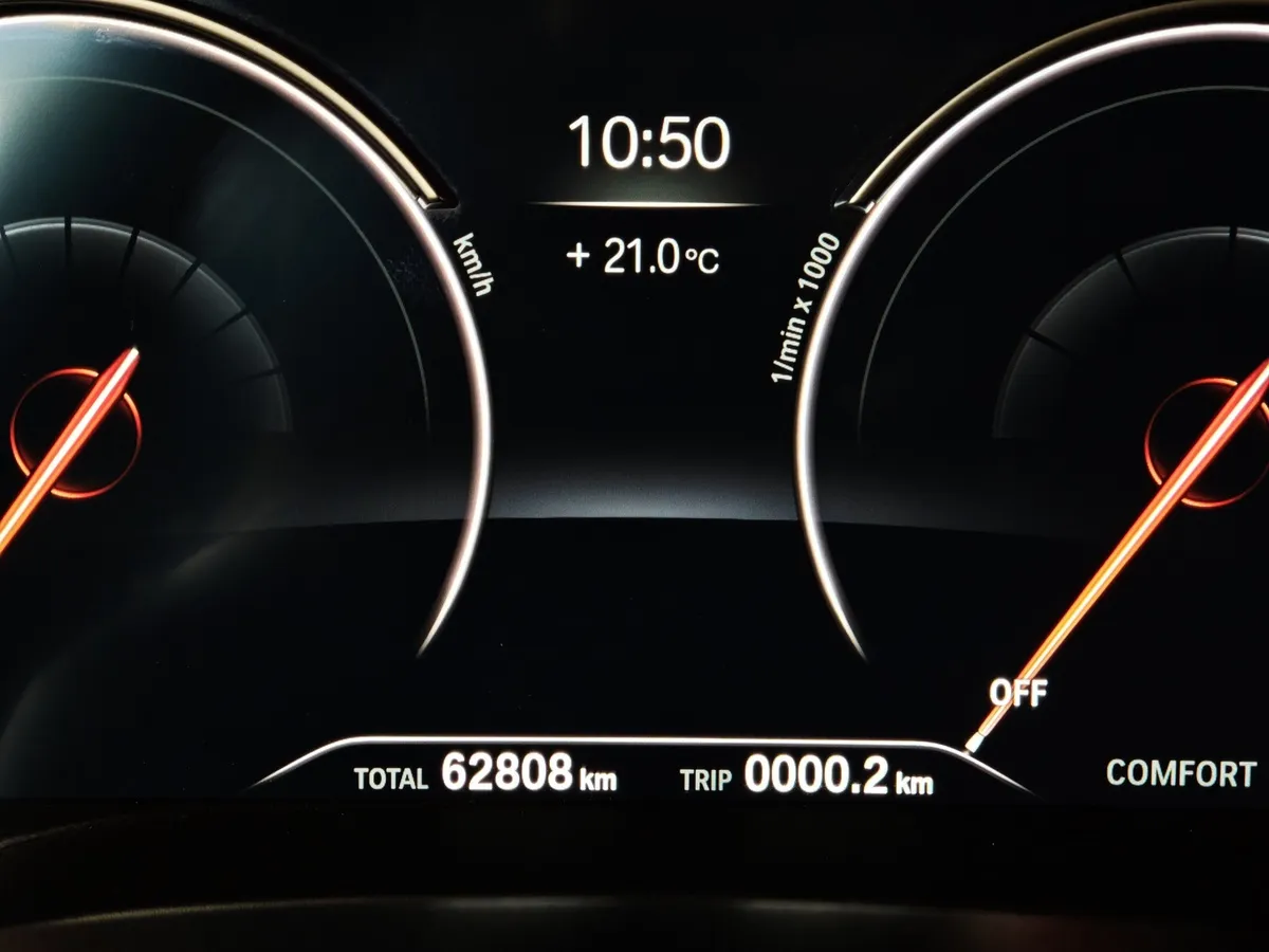 BMW 5 серия 530i xDrive Steptronic (249 л.с.) M Sport Plus Серый в АВИЛОН. Слайд №13