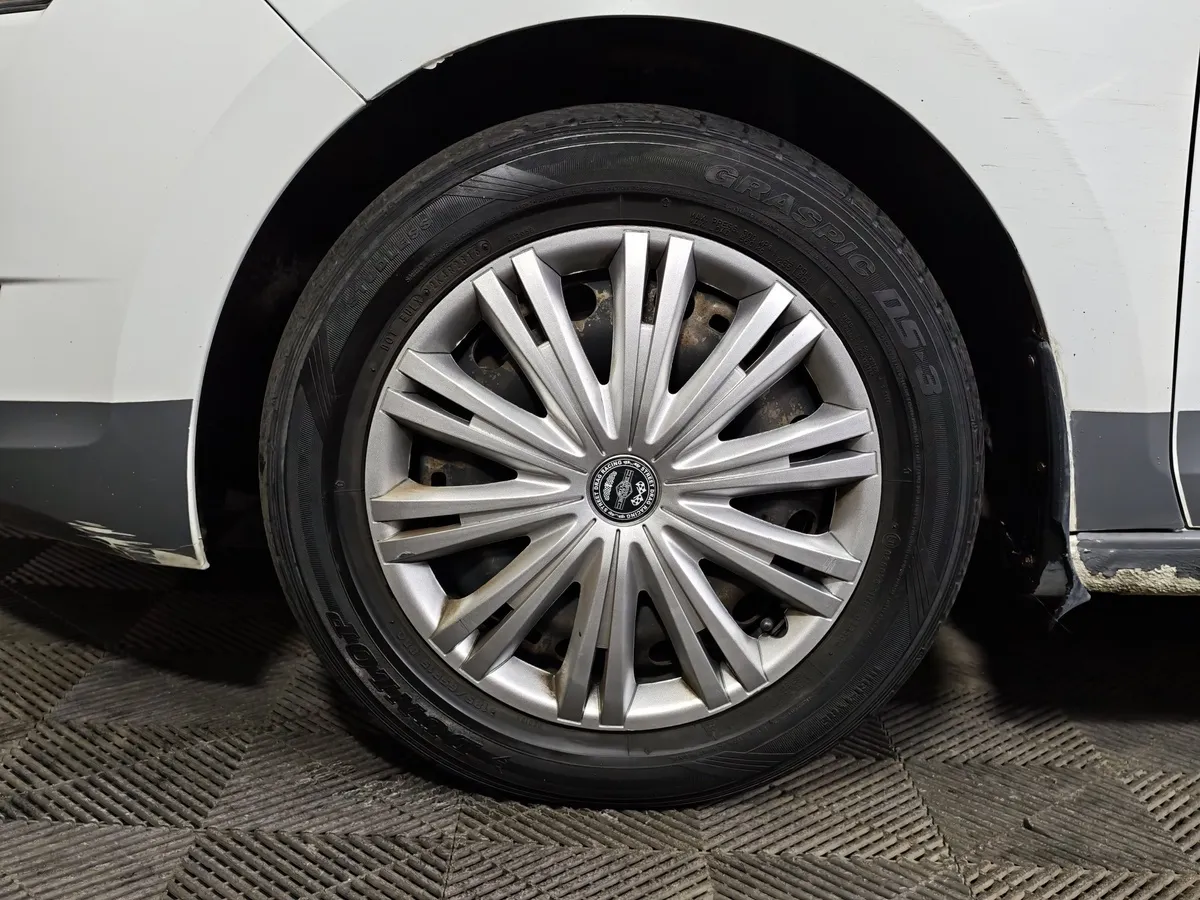 Skoda Rapid 1.6 AT (110 л.с.) Белый в АВИЛОН. Слайд №9