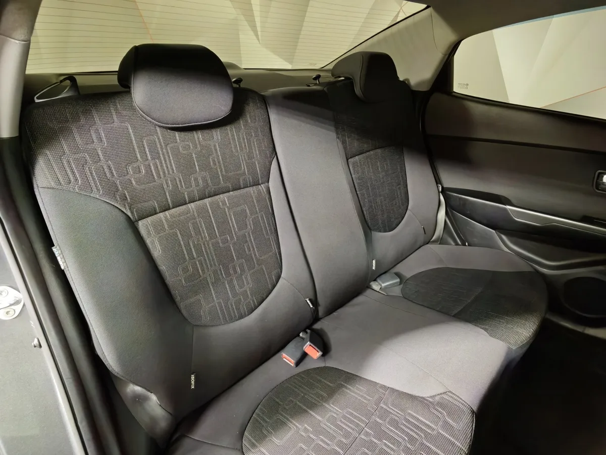 Kia Rio 1.6 AT (123 л.с.) Серый в АВИЛОН. Слайд №14