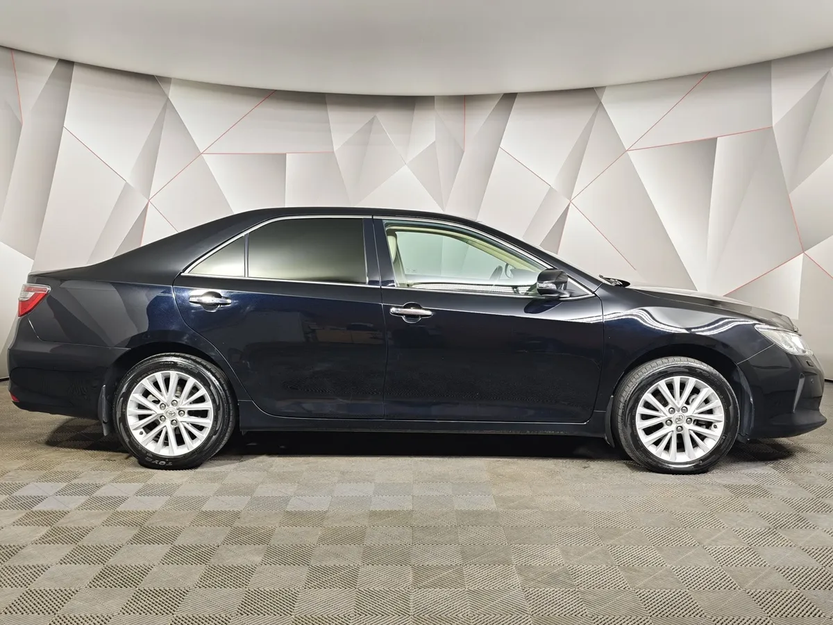 Toyota Camry 2.5 AT (181 л.с.) Черный в АВИЛОН. Слайд №6