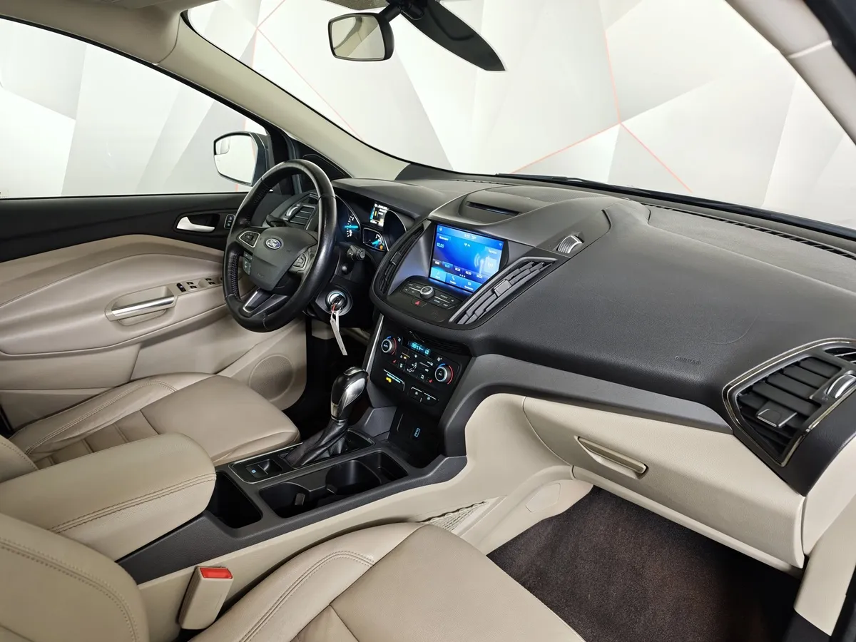 Ford Escape 1.5 EcoBoost AT (182 л.с.) Серый в АВИЛОН. Слайд №13