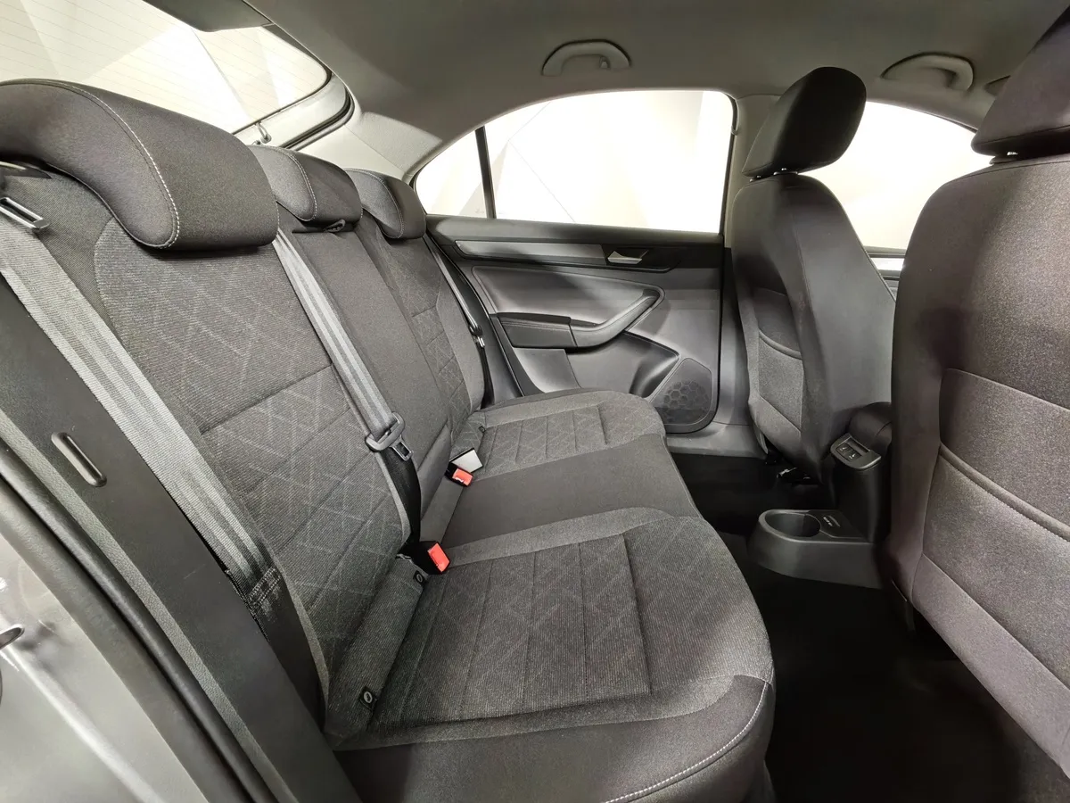 Volkswagen Polo 1.6 MPI AT (110 л.с.) Status + Зимний + Мультимедиа Серый в АВИЛОН. Слайд №15