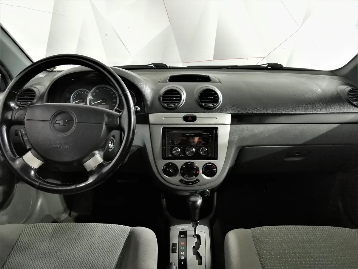 Chevrolet Lacetti 1.6 MT (109 л.с.) Platinum Красный в АВИЛОН. Слайд №13