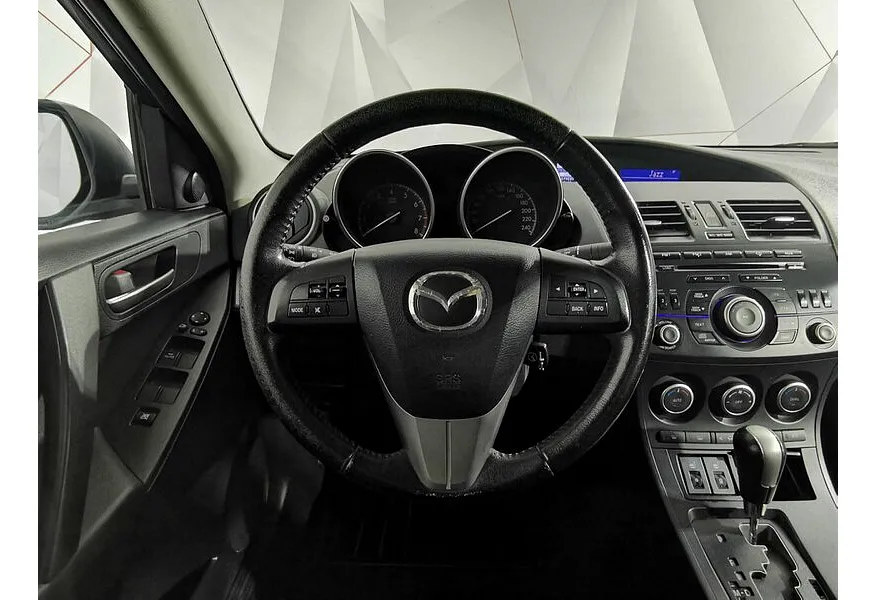 Mazda 3 1.6 AT (105 л.с.) Черный в АВИЛОН. Слайд №20