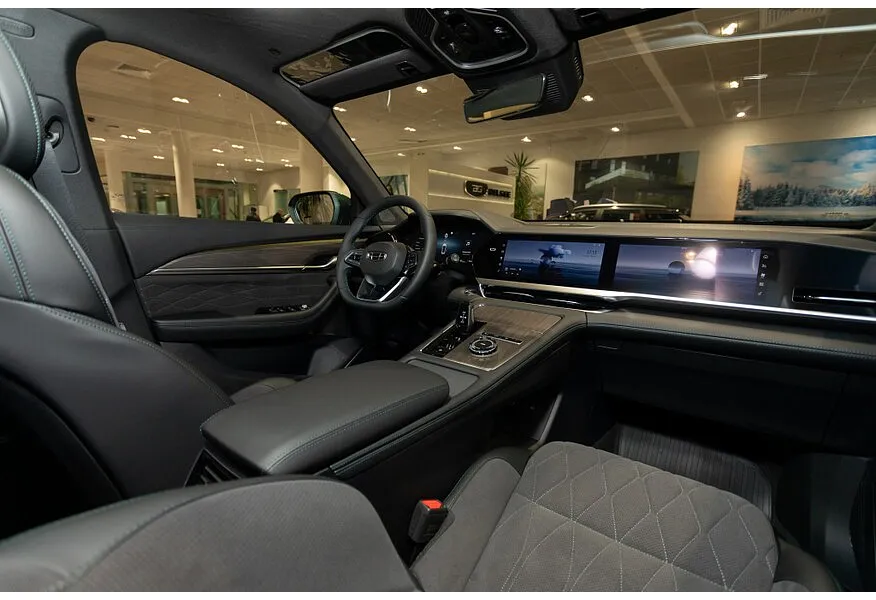 Geely Monjaro 2.0T 8AT 4WD (238 л.с.) Flagship Серый в АВИЛОН. Слайд №14