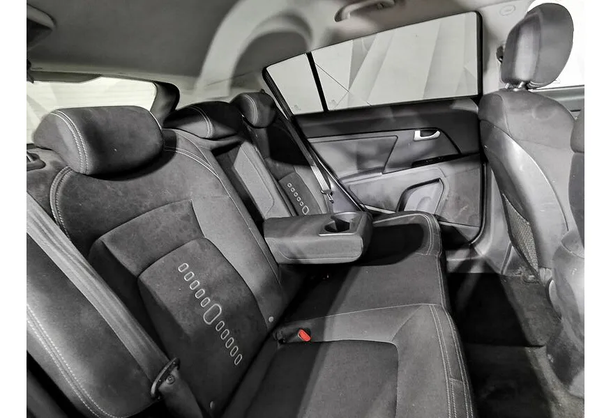 Kia Sportage 2.0 AT 4WD (150 л.с.) Luxe Серый в АВИЛОН. Слайд №16