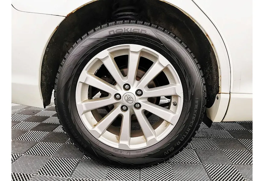 Toyota Venza 2.7 AT (185 л.с.) Престиж Белый в АВИЛОН. Слайд №9