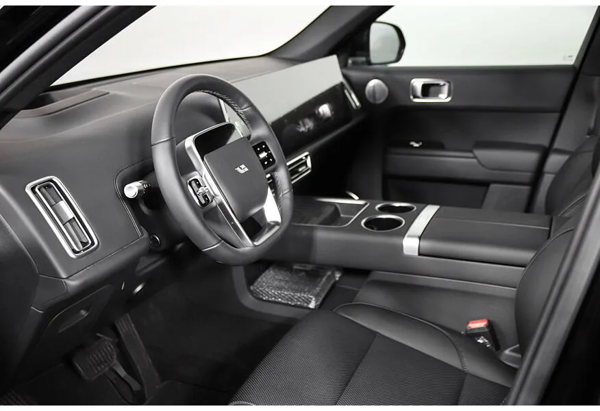 Li Auto L9 1.5 AT 4WD (449 л.с.) Ultra Черный в АВИЛОН. Слайд №6