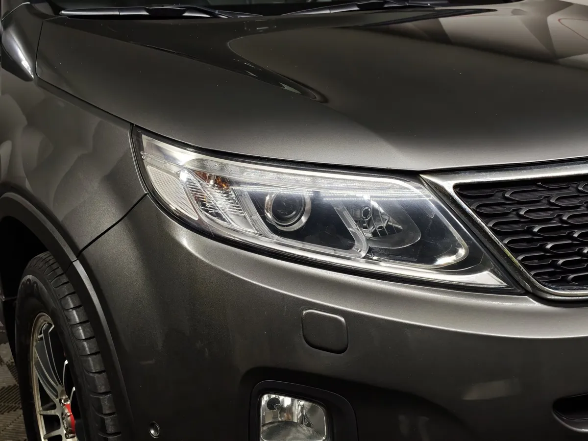 Kia Sorento 2.4 AT 4WD (175 л.с.) Comfort Серый в АВИЛОН. Слайд №10