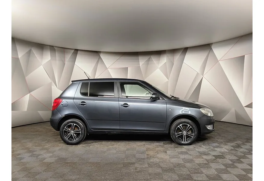 Skoda Fabia 1.2 MT (70 л.с.) Серый в АВИЛОН. Слайд №6