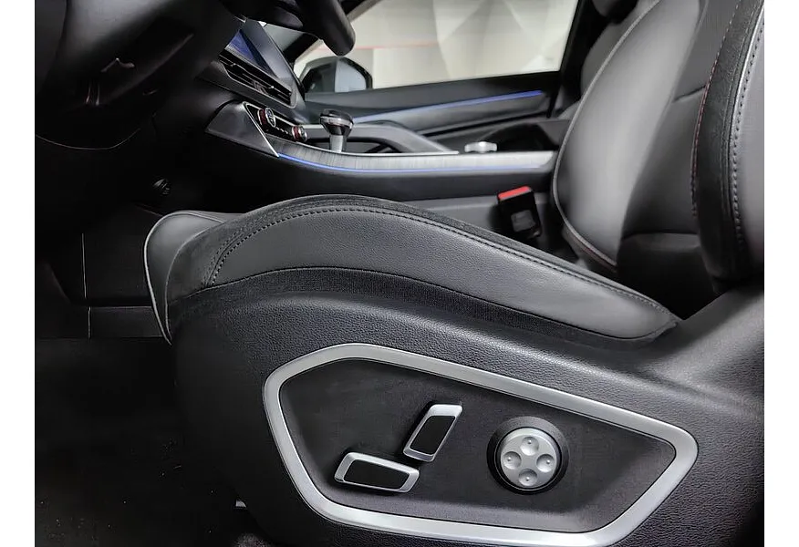 Geely Tugella 2.0 AT AWD (238 л.с.) Flagship Sport Белый в АВИЛОН. Слайд №21