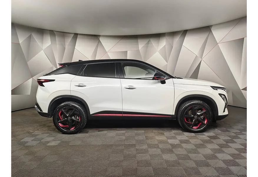 Omoda C5 1.6T DCT 4WD (150 л.с.) Active Белый в АВИЛОН. Слайд №6