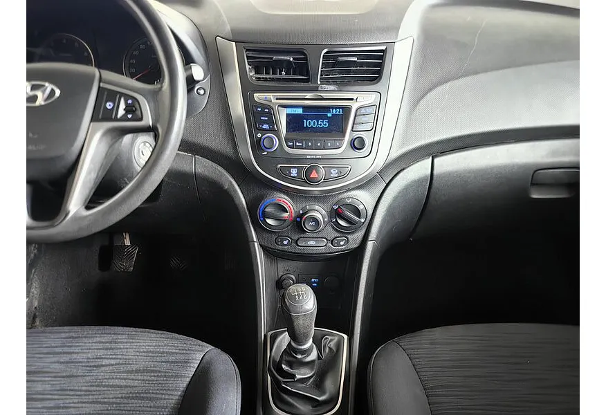 Hyundai Solaris 1.6 MT (123 л.с.) Comfort Оранжевый в АВИЛОН. Слайд №15 Hyundai Solaris 1.6 MT (123 л.с.) Comfort Оранжевый в АВИЛОН. Слайд №15