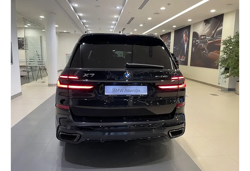 BMW X7 xDrive40i Steptronic (381 л.с.) Черный в АВИЛОН. Слайд №4