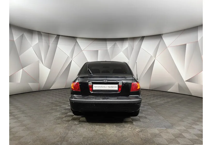 Hyundai Elantra 1.6 AT (105 л.с.) Черный в АВИЛОН. Слайд №8