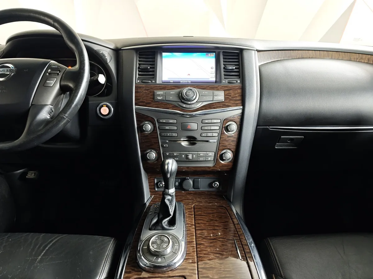 Nissan Patrol 5.6 AT 4WD (405 л.с.) Серебристый в АВИЛОН. Слайд №14