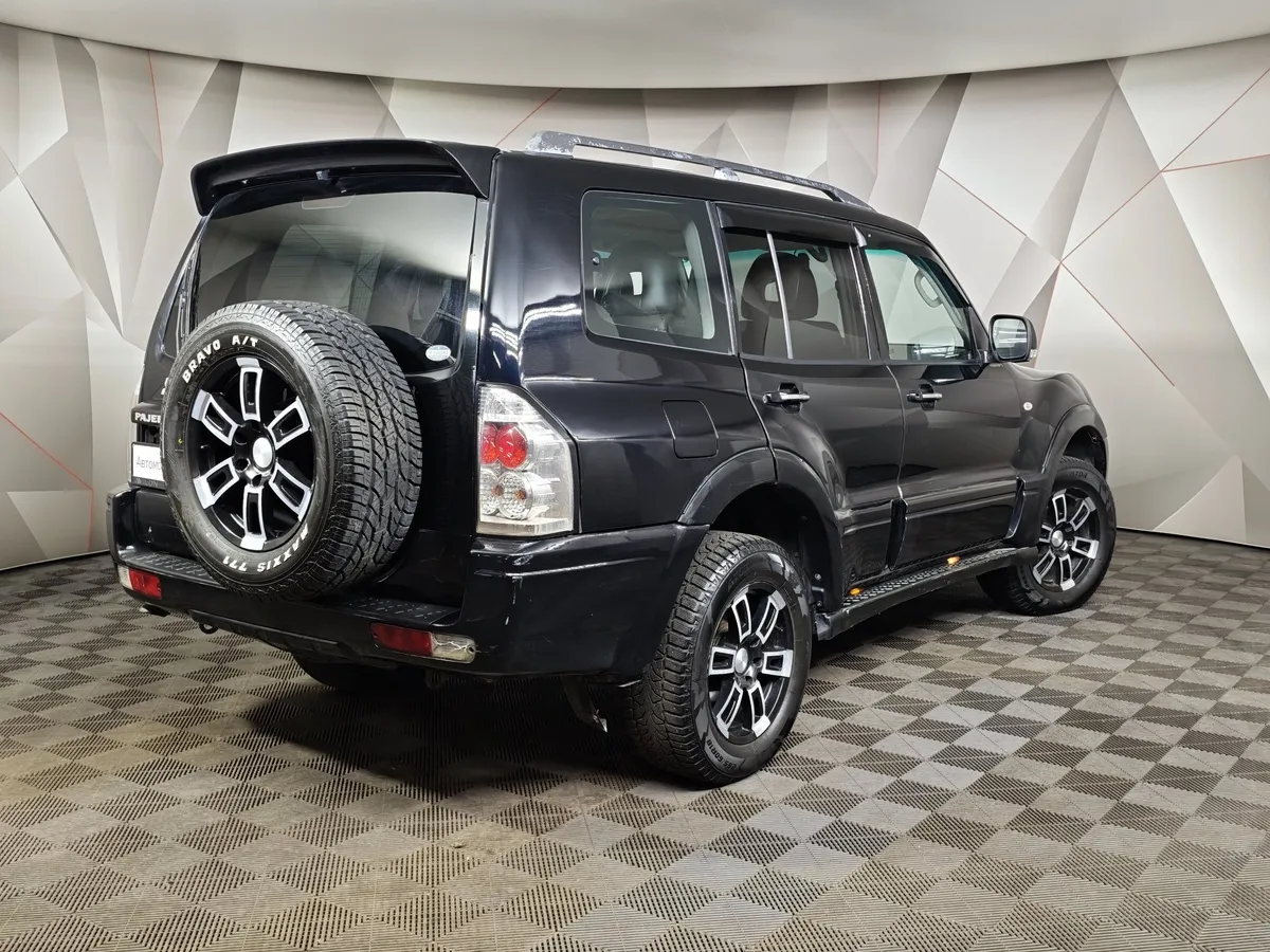 Mitsubishi Pajero 3.2 DI-D AT (163 л.с.) Черный в АВИЛОН. Слайд №2