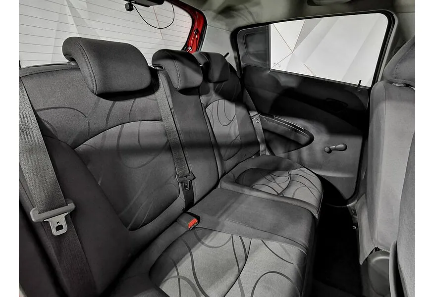 Chevrolet Spark 1.0 AT (68 л.с.) LS Красный в АВИЛОН. Слайд №16 Chevrolet Spark 1.0 AT (68 л.с.) LS Красный в АВИЛОН. Слайд №16