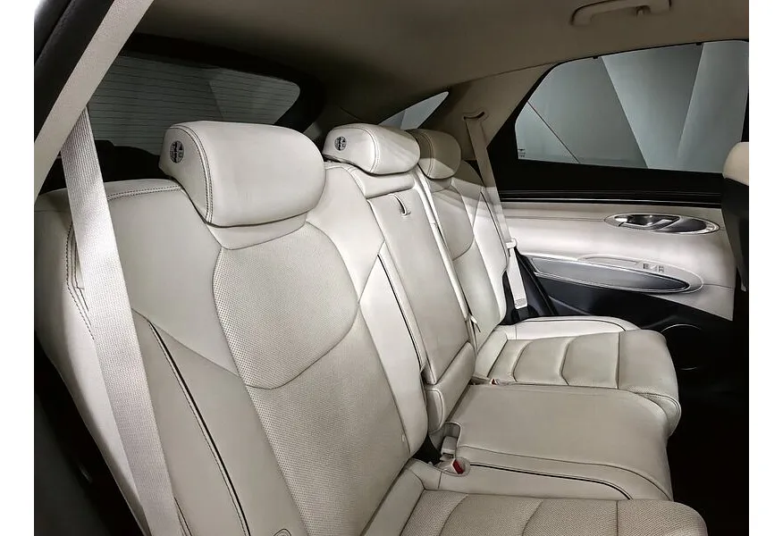 Genesis GV70 2.5T-GDI 8AT 4WD (249 л.с.) Advance + Smart Sense Зеленый в АВИЛОН. Слайд №16