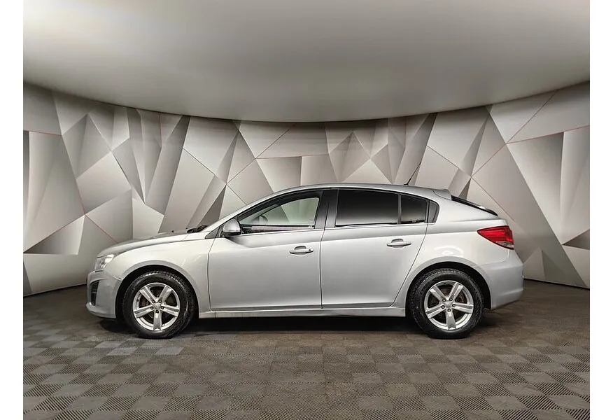 Chevrolet Cruze 1.4 Turbo AT (140 л.с.) Серебристый в АВИЛОН. Слайд №5