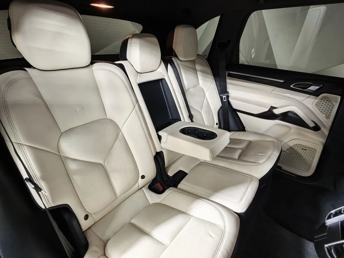 Porsche Cayenne Diesel 3.0 Tiptronic S AWD (245 л.с.) Фиолетовый в АВИЛОН. Слайд №17