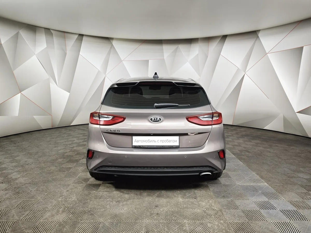 Kia Ceed 1.4 T-GDI AMT (140 л.с.) Premium Plus Коричневый в АВИЛОН. Слайд №8