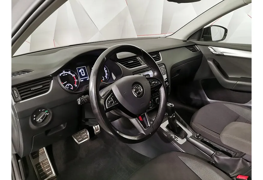 АВИЛОН - Skoda Octavia 1.4 TSI DSG (150 л.с.) Ambition Белый - slide 8