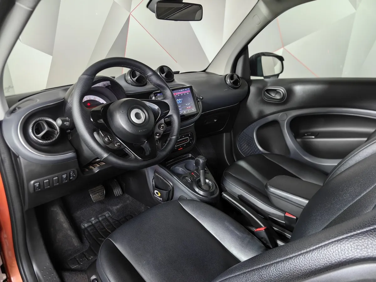 Smart Fortwo 0.9 T AMT twinamic (90 л.с.) Оранжевый в АВИЛОН. Слайд №17