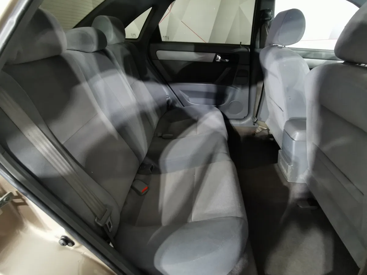 Chevrolet Lacetti 1.6 MT (109 л.с.) Бежевый в АВИЛОН. Слайд №14