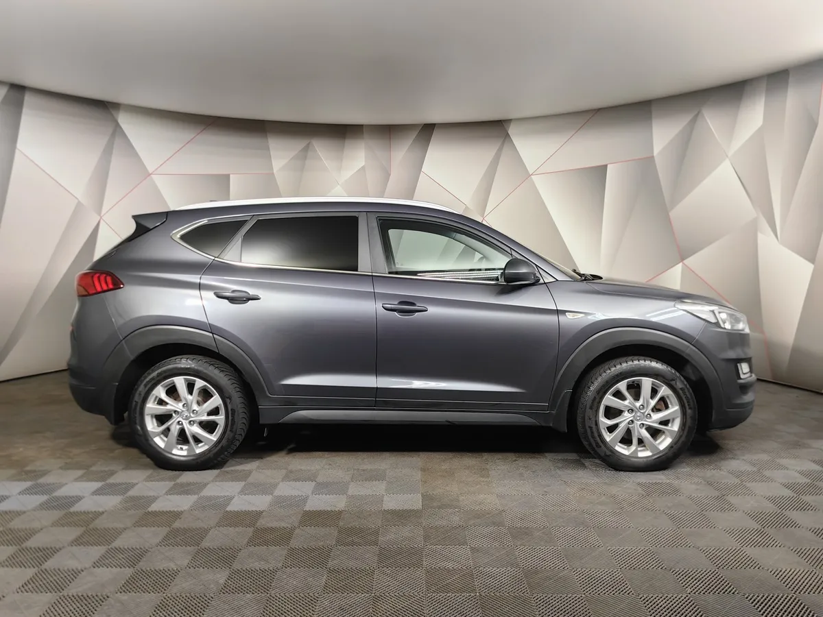 Hyundai Tucson 2.0 (150 л.с.) MPi-6MT-4WD Family Серый в АВИЛОН. Слайд №6