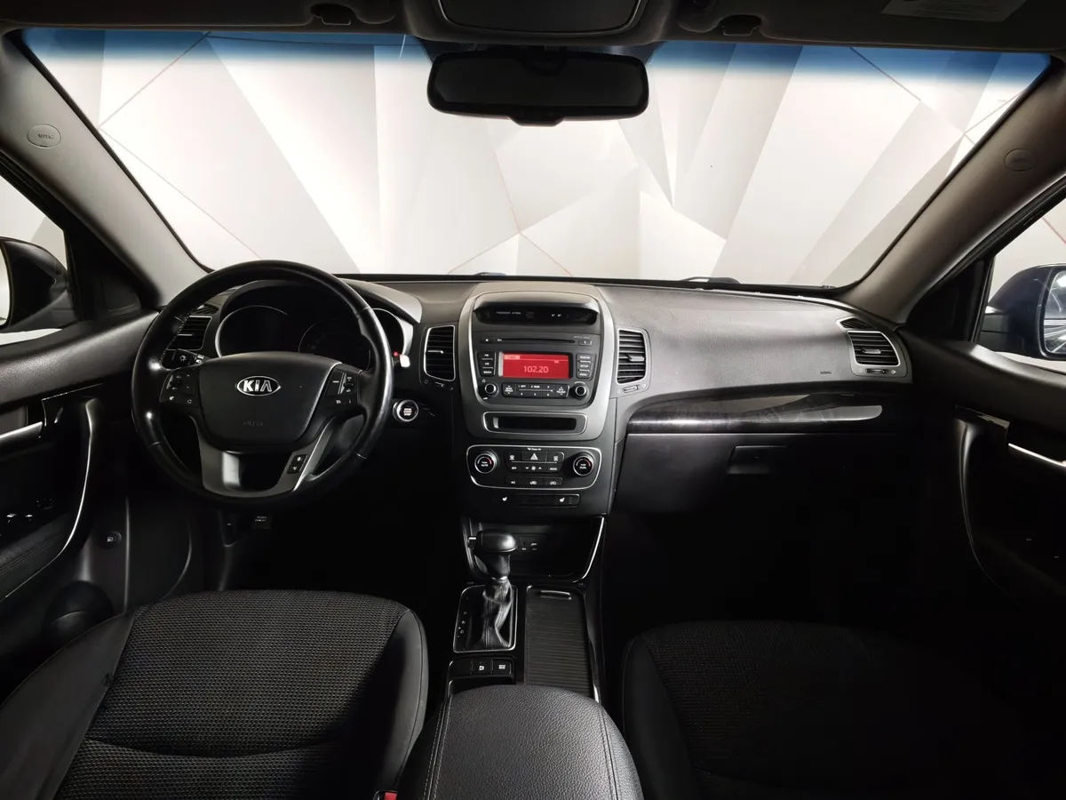 Kia Sorento 2.4 AT 4WD (175 л.с.) Luxe Черный в АВИЛОН. Слайд №13