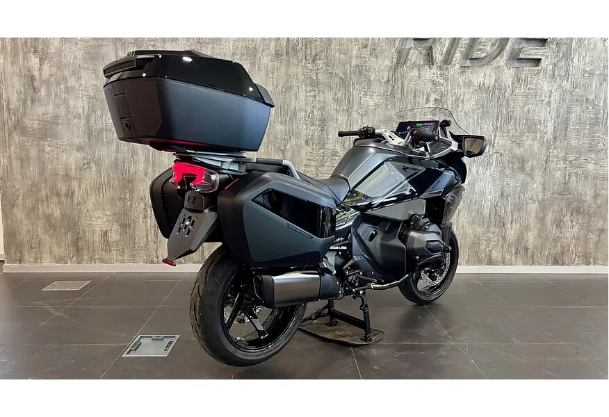 BMW Motorrad R 1300 RT 1300 см³ (145 л.с.) (145) 1300 Черный в АВИЛОН. Слайд №6
