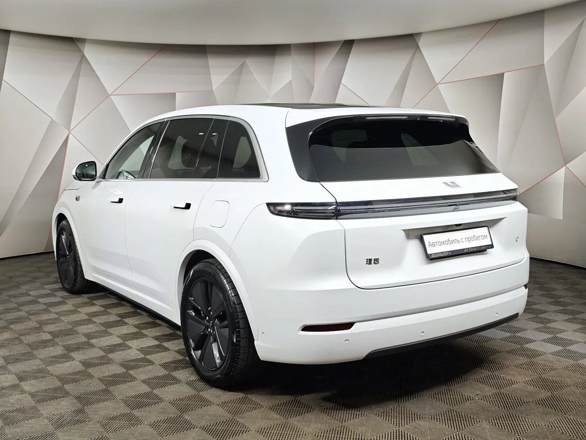 Li Auto L7 1.5 AT 4WD (449 л.с.) Pro Белый в АВИЛОН. Слайд №4
