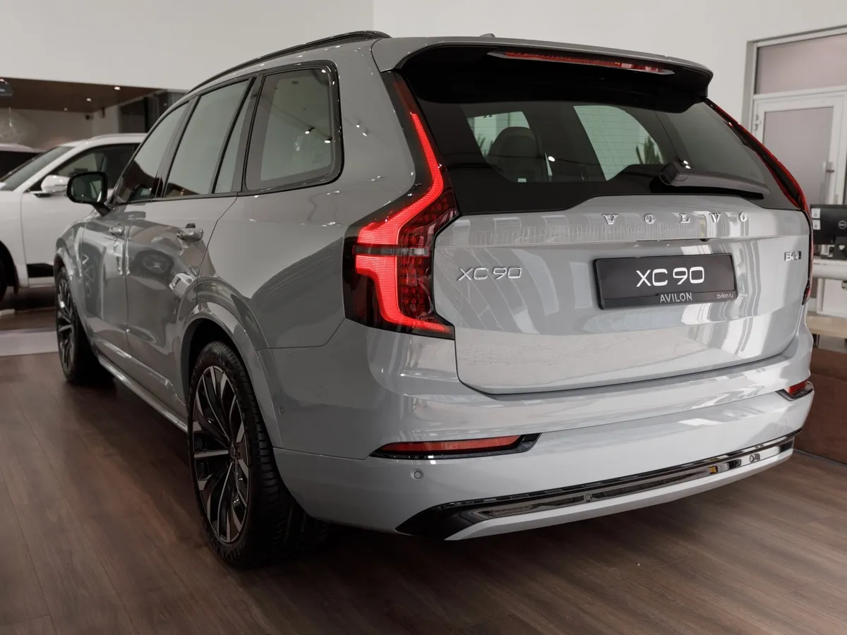 Volvo XC90 2.0 B6 mild hybrid AT AWD (7 мест) (300 л.с.) Ультра темный Серый в АВИЛОН. Слайд №5