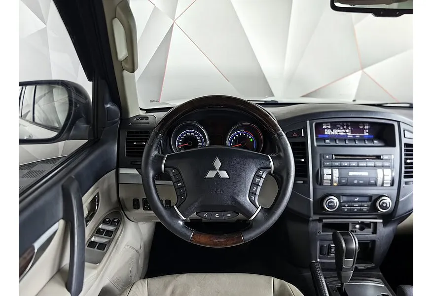 Mitsubishi Pajero 3.5 AT AWD (189 л.с.) Белый в АВИЛОН. Слайд №20 Mitsubishi Pajero 3.5 AT AWD (189 л.с.) Белый в АВИЛОН. Слайд №20