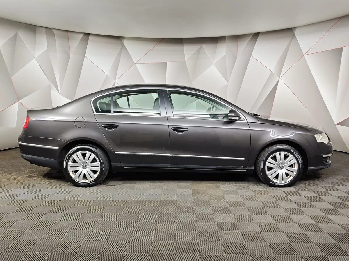 Volkswagen Passat 1.8 TSI AT (160 л.с.) Коричневый в АВИЛОН. Слайд №5
