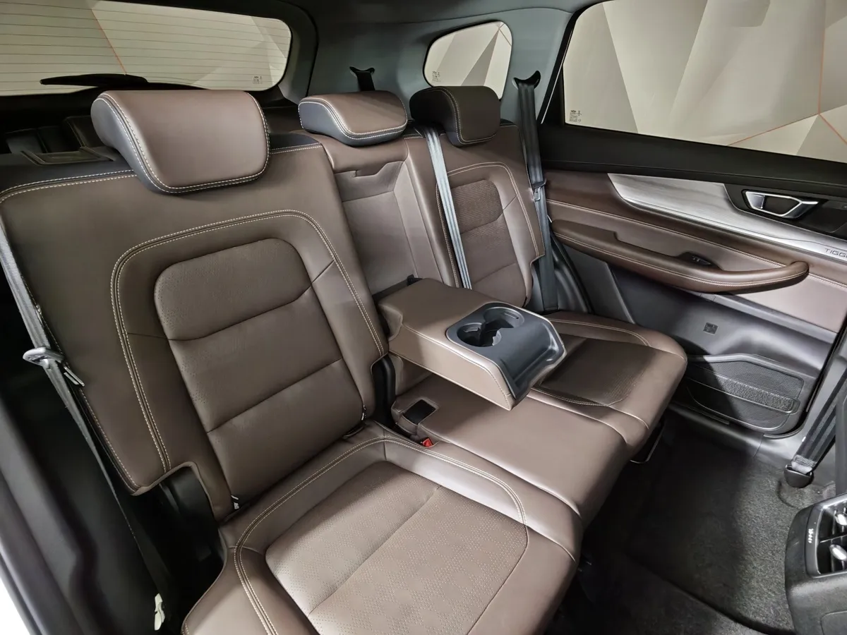 Chery Tiggo 8 Pro 1.6 TGDI DCT7 (186 л.с.) Highline (пакет Ultimate) Белый в АВИЛОН. Слайд №17