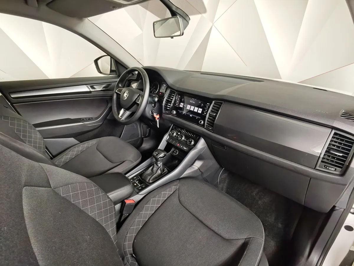 Skoda Kodiaq 1.4 TSI DSG 4X4 (150 л.с.) Белый в АВИЛОН. Слайд №13
