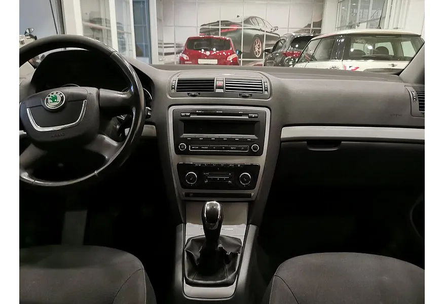 Skoda Octavia 1.8 TSI MT (152 л.с.) Ambition (CKD) Белый в АВИЛОН. Слайд №14