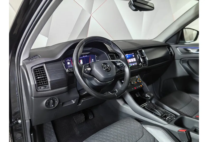 Skoda Kodiaq 2.0 TSI DSG 4X4 (180 л.с.) Черный в АВИЛОН. Слайд №19
