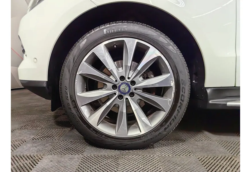Mercedes-Benz M-Класс ML 300 BlueEfficiency 7G-Tronic Plus 4Matic (249 л.с.) Белый в АВИЛОН. Слайд №9
