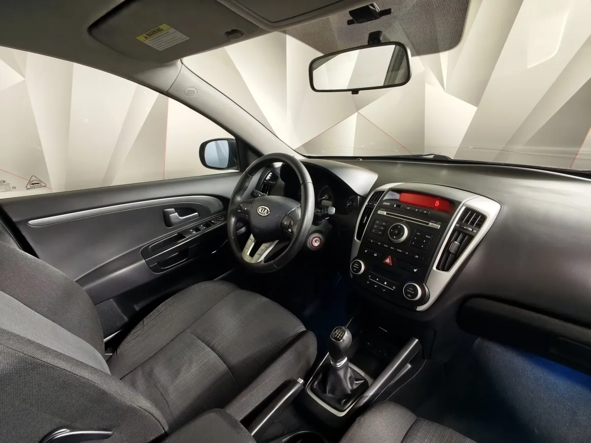 Kia Ceed 1.6 MT (129 л.с.) Comfort Серебристый в АВИЛОН. Слайд №11
